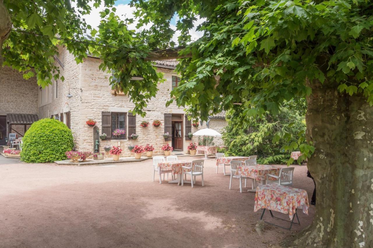 Hotel Et Appartements Les Platanes Thueyts Esterno foto