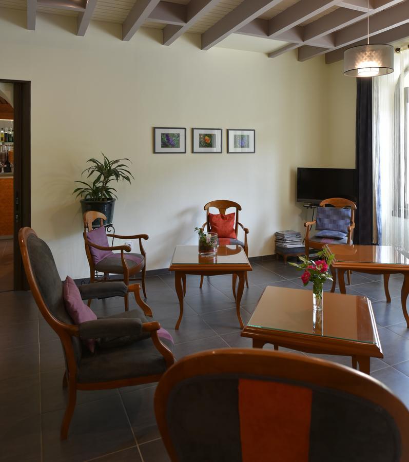 Hotel Et Appartements Les Platanes Thueyts Esterno foto