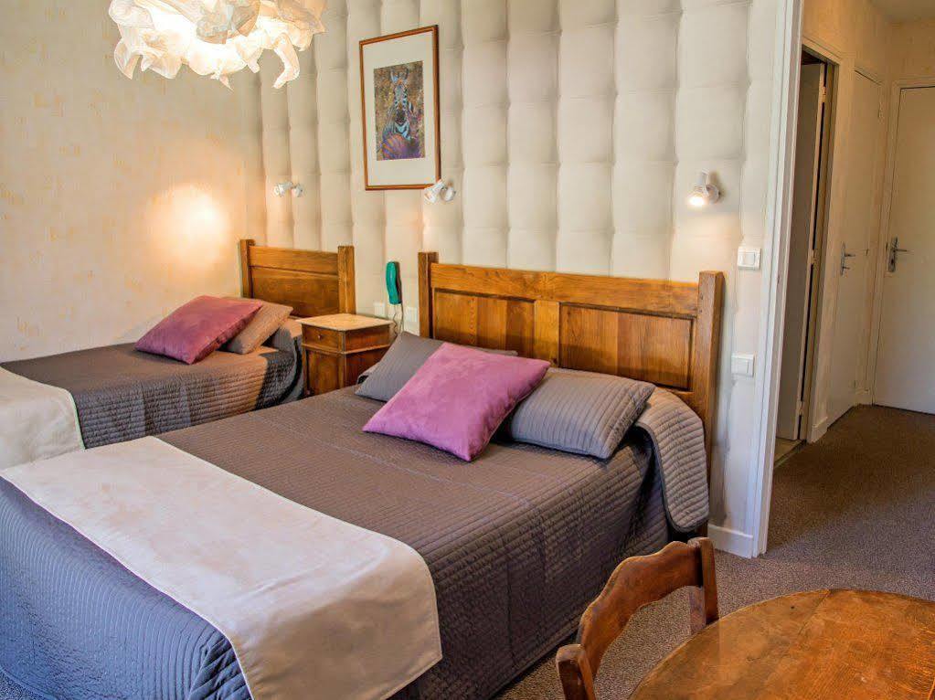 Hotel Et Appartements Les Platanes Thueyts Esterno foto